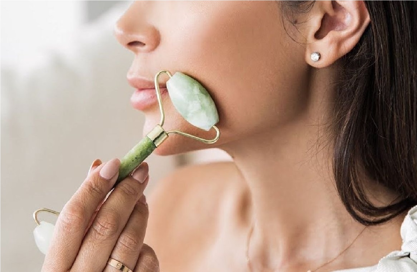 perderse evidencia He reconocido Rodillo de jade: Los beneficios del masaje terapéutico facial