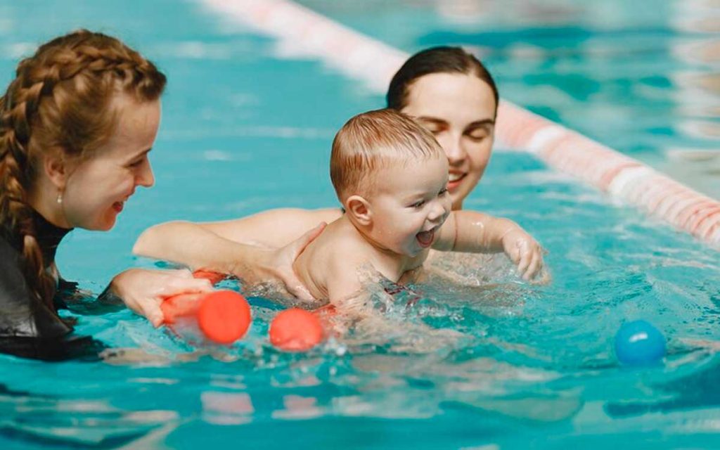 para qué sirve la estimulación acuática para bebés